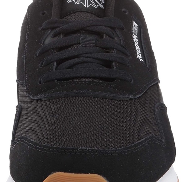 Black Reebok - Picture 4 of 9